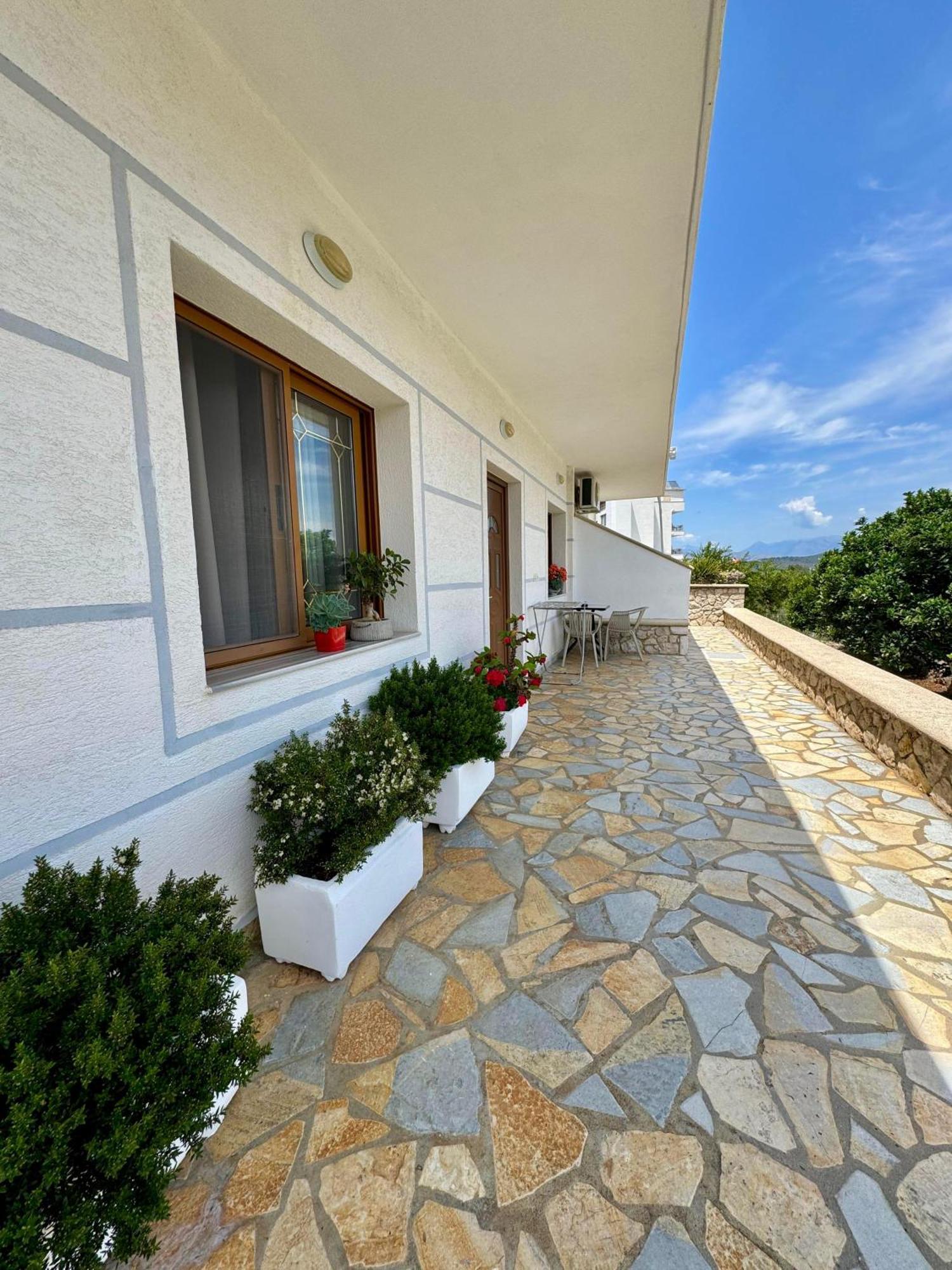 Guesthouse Redilka Ksamil Exterior photo